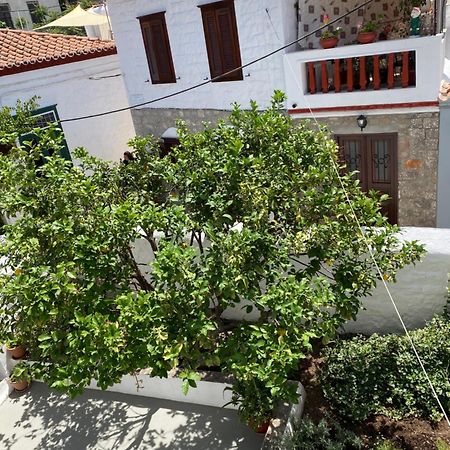 فندق Douskos Uptown Living هيدرا المظهر الخارجي الصورة