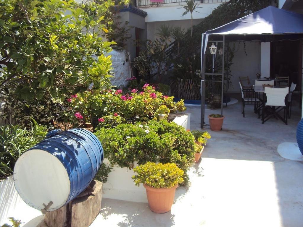 فندق Douskos Uptown Living هيدرا المظهر الخارجي الصورة
