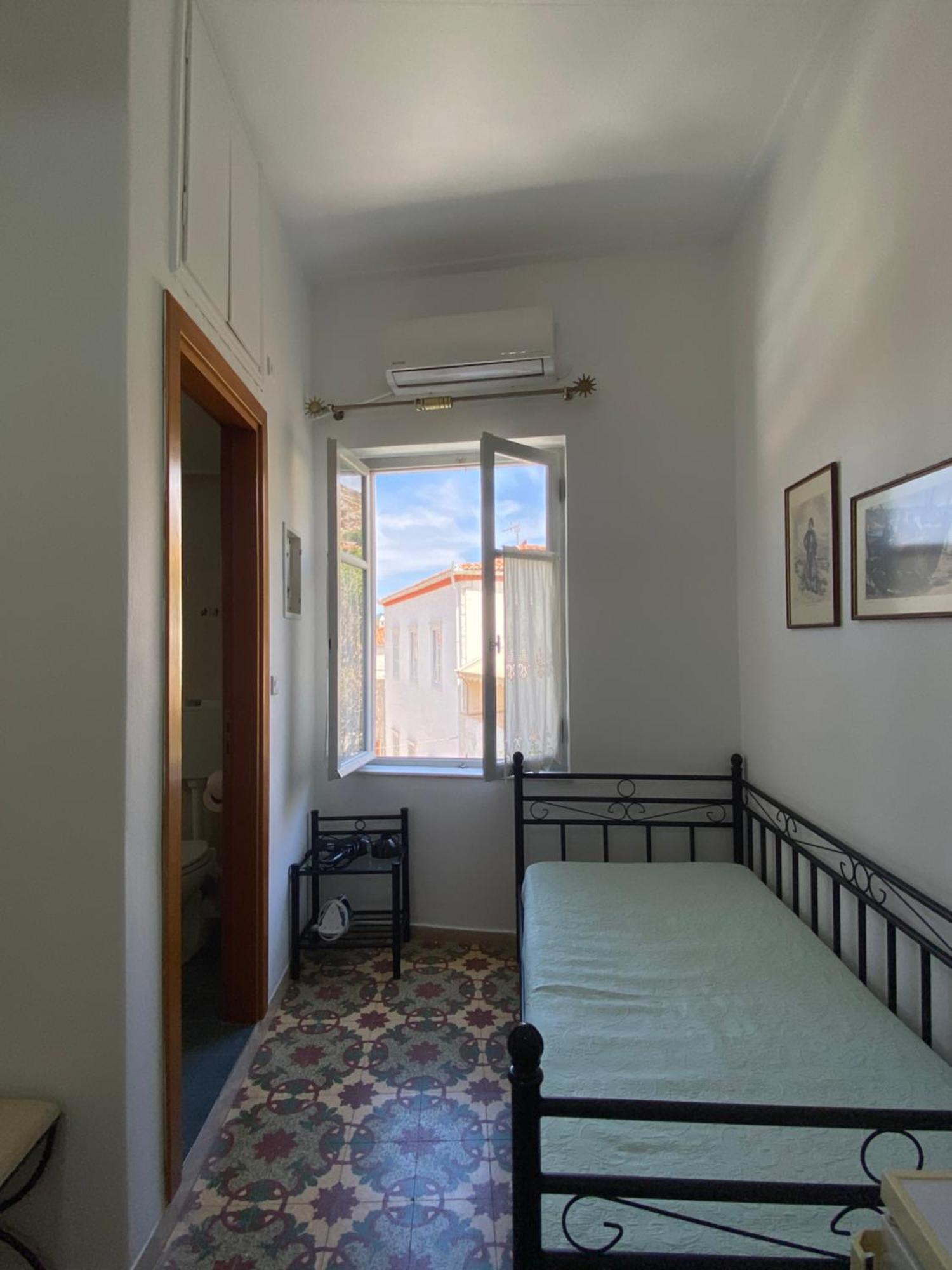 فندق Douskos Uptown Living هيدرا المظهر الخارجي الصورة
