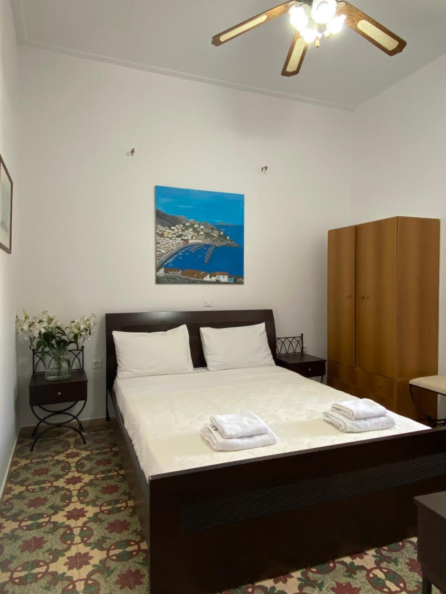 فندق Douskos Uptown Living هيدرا المظهر الخارجي الصورة