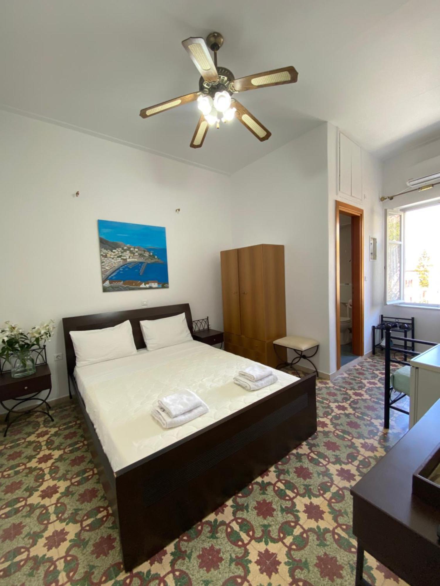 فندق Douskos Uptown Living هيدرا المظهر الخارجي الصورة